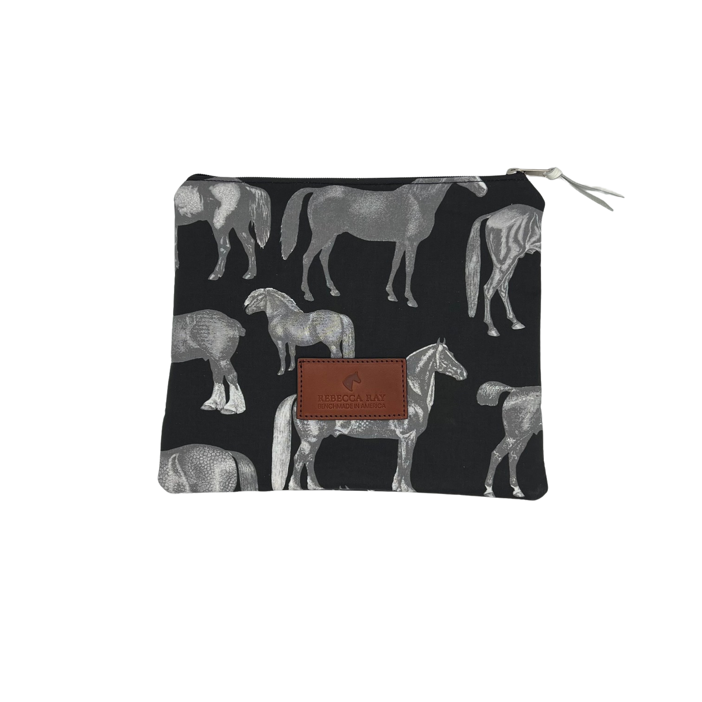 Stable Pouch Medium in Equus