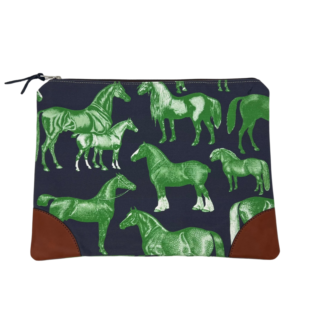 Stable Pouch Large in Equus