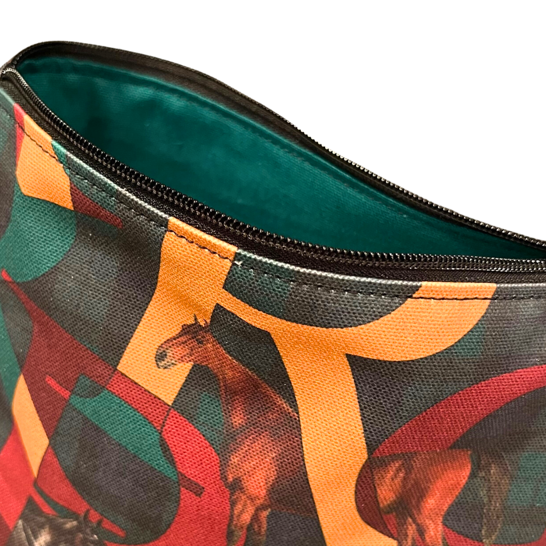 Stable Pouch Medium in Double R Equestrian