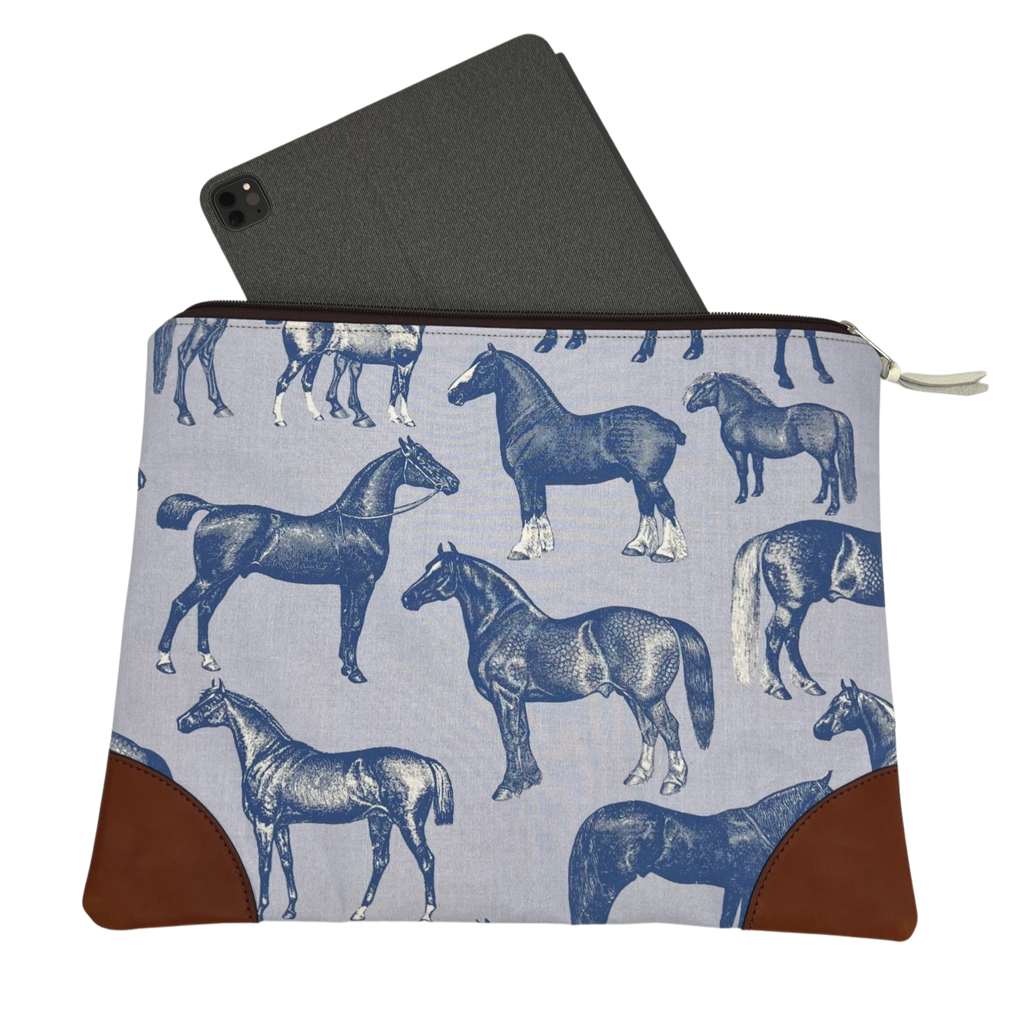 Stable Pouch Large in Equus- 3 color options