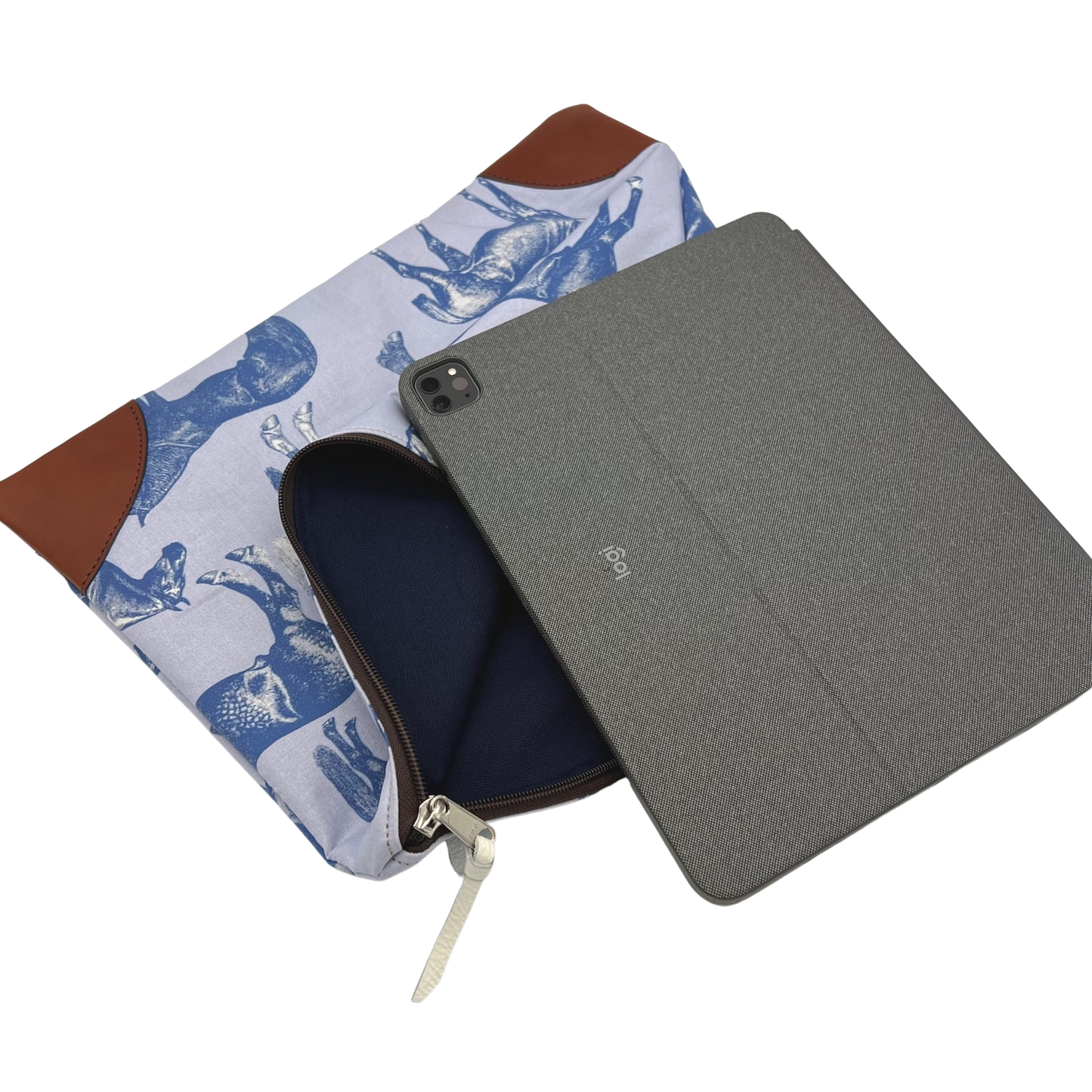 Stable Pouch Large in Equus- 3 color options